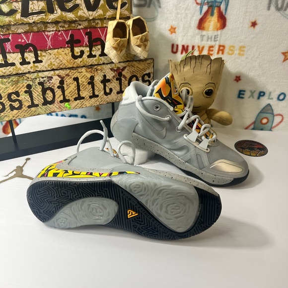 Nike Freak 1 GS, Metallic Silver. - Picture 7 of 13